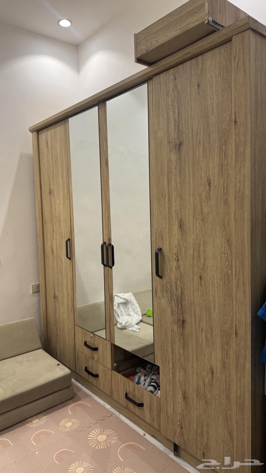 دولاب ملابس من هوم سنتر كبير64438632241666111