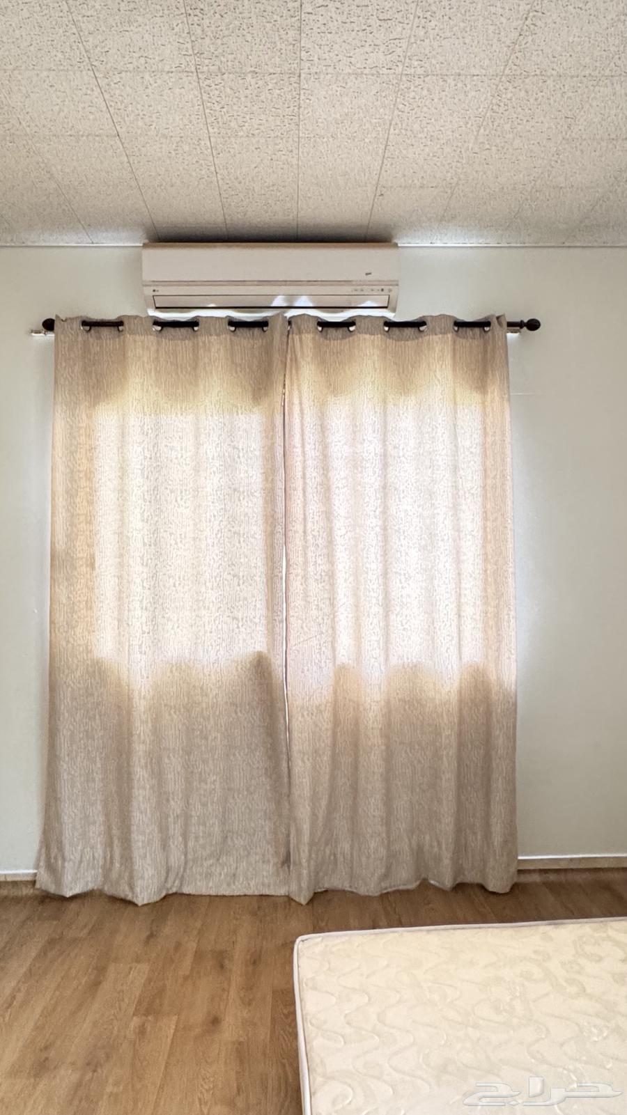 Curtains 2 meters by 3 meters approximately, selling to the highest bidder64413484775682111