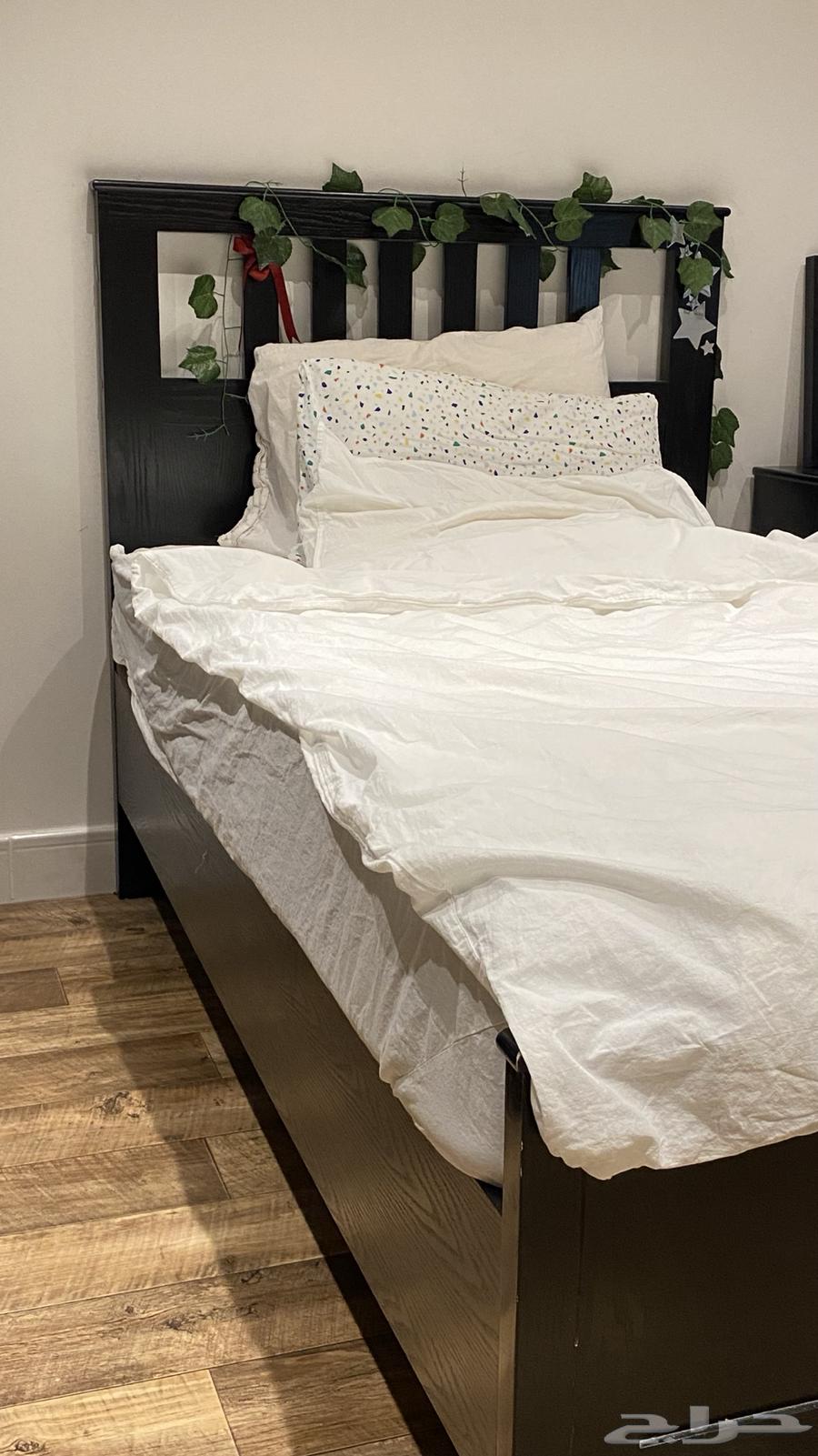 سرير وكمدينه وتسريحه64440015901827111