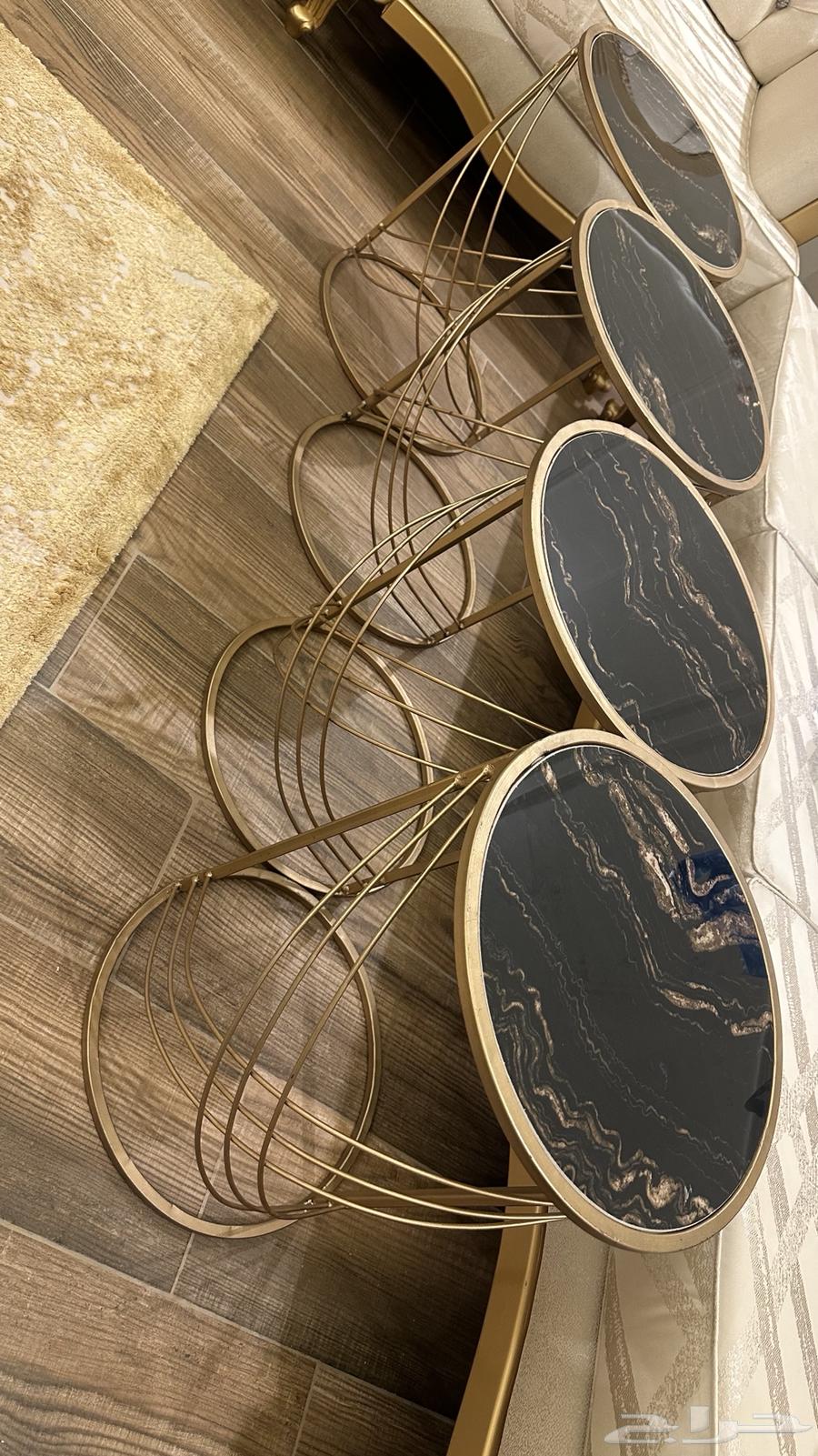 Table set with service floor mat64442090169346114