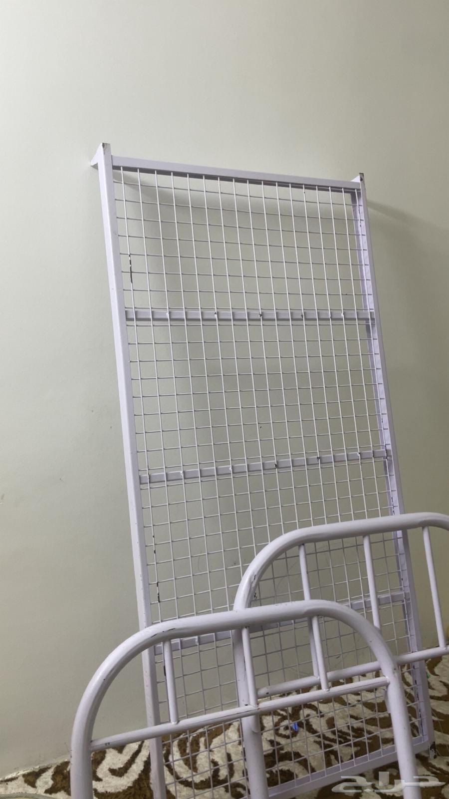 Iron bed for sale, clean with minor scratches, white color, selling for offers64438847793923110