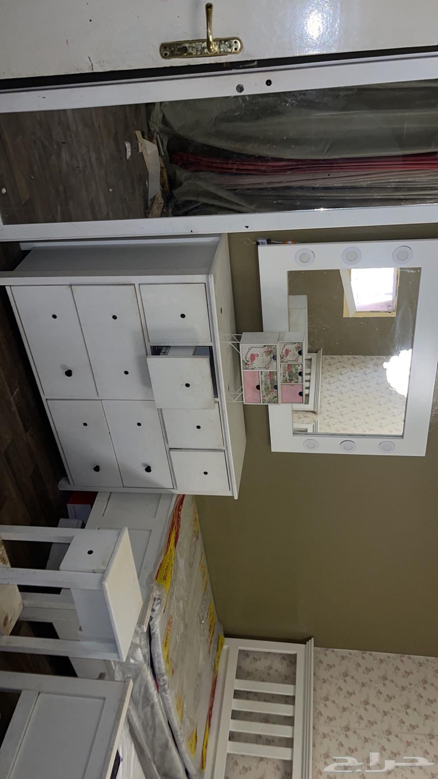 طقمين كنب و اربع سراير نفر مع مراتبها وسرير نفرين مع مرتبه64437126271619114