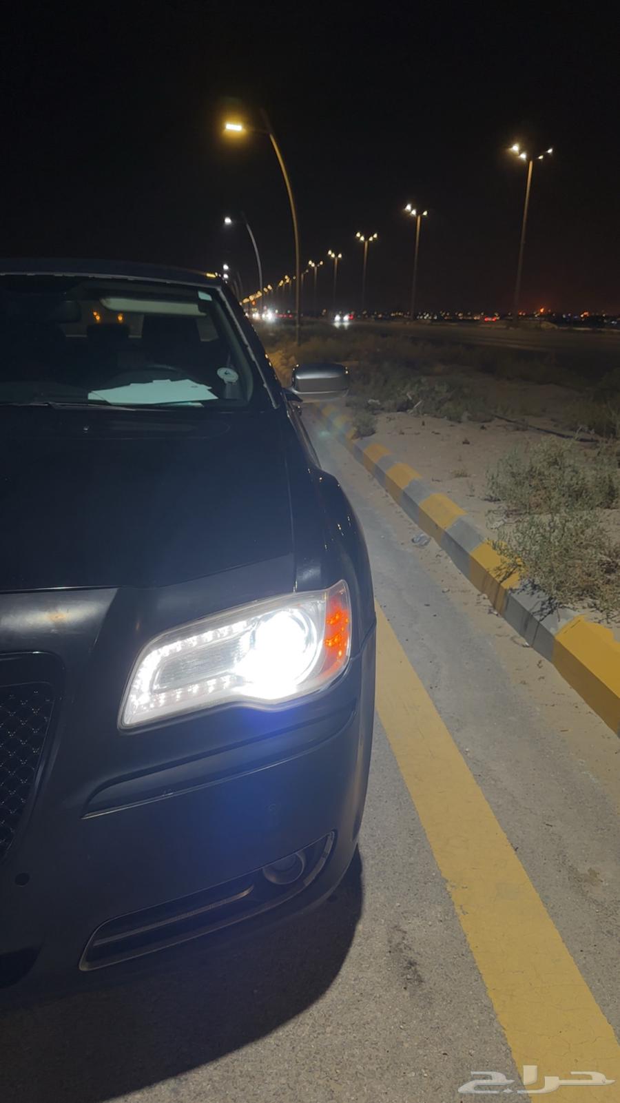 كرايزلر c300 للبيع او البدل64594246963458111