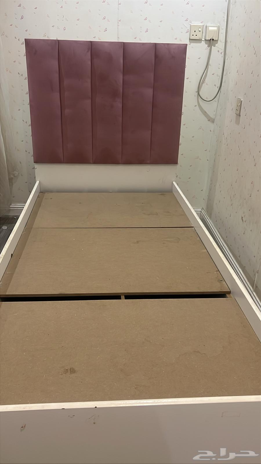 للبيع سرير مستعمل نظيف في حالة ممتازه64439856916353111
