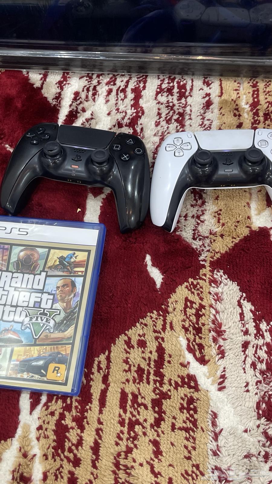 For sale PS5, very new, used for one month, comes with two controllers and two games64437827024641112