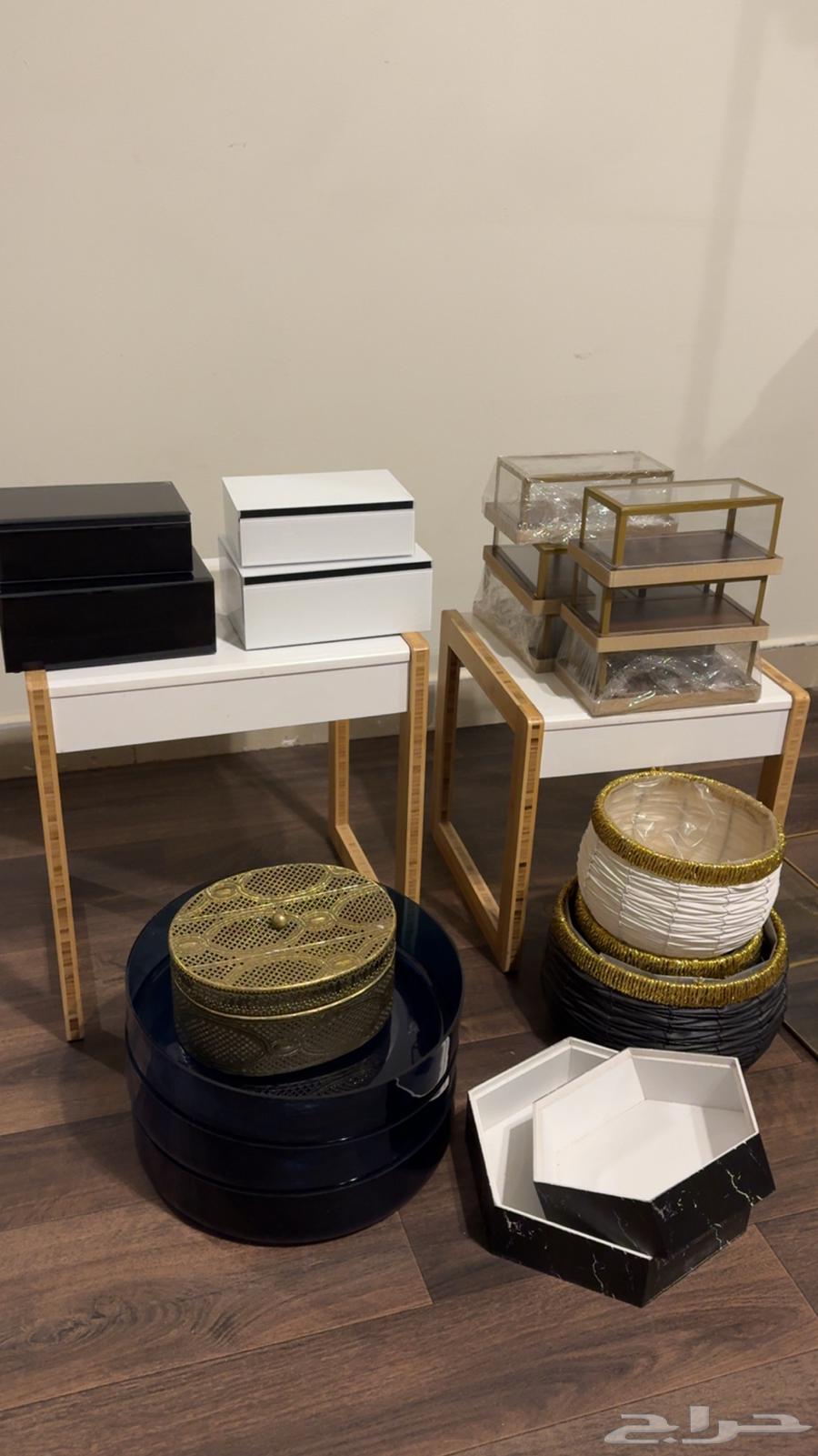 بضاعة محل هدايا وتحف64437449872770111