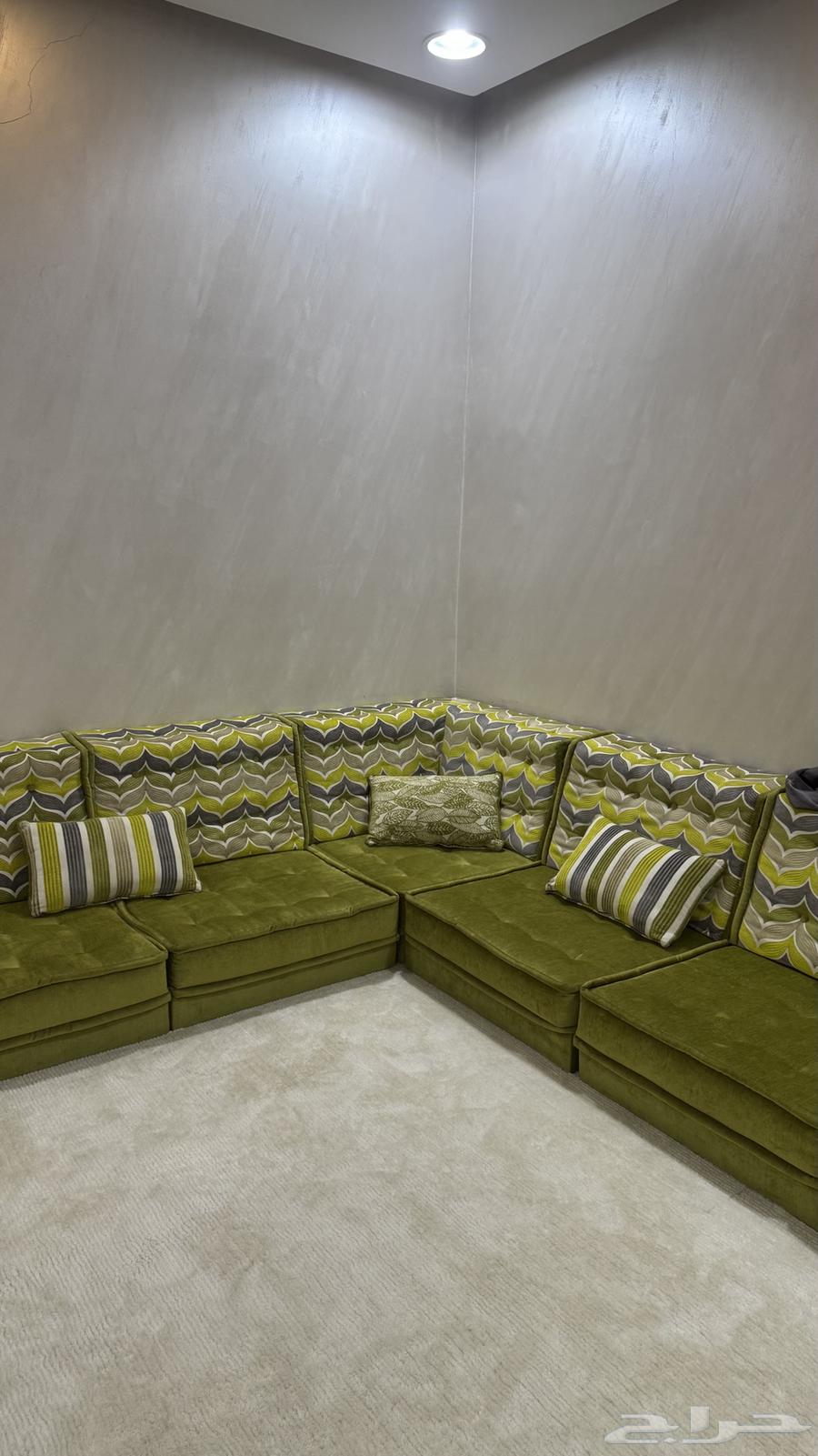 Floor session64439280225282110