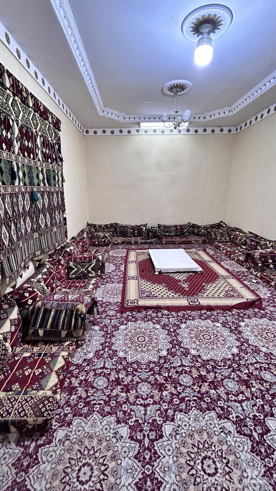 مجلس مشب خارجي بحالة ممتازة64434646863875112