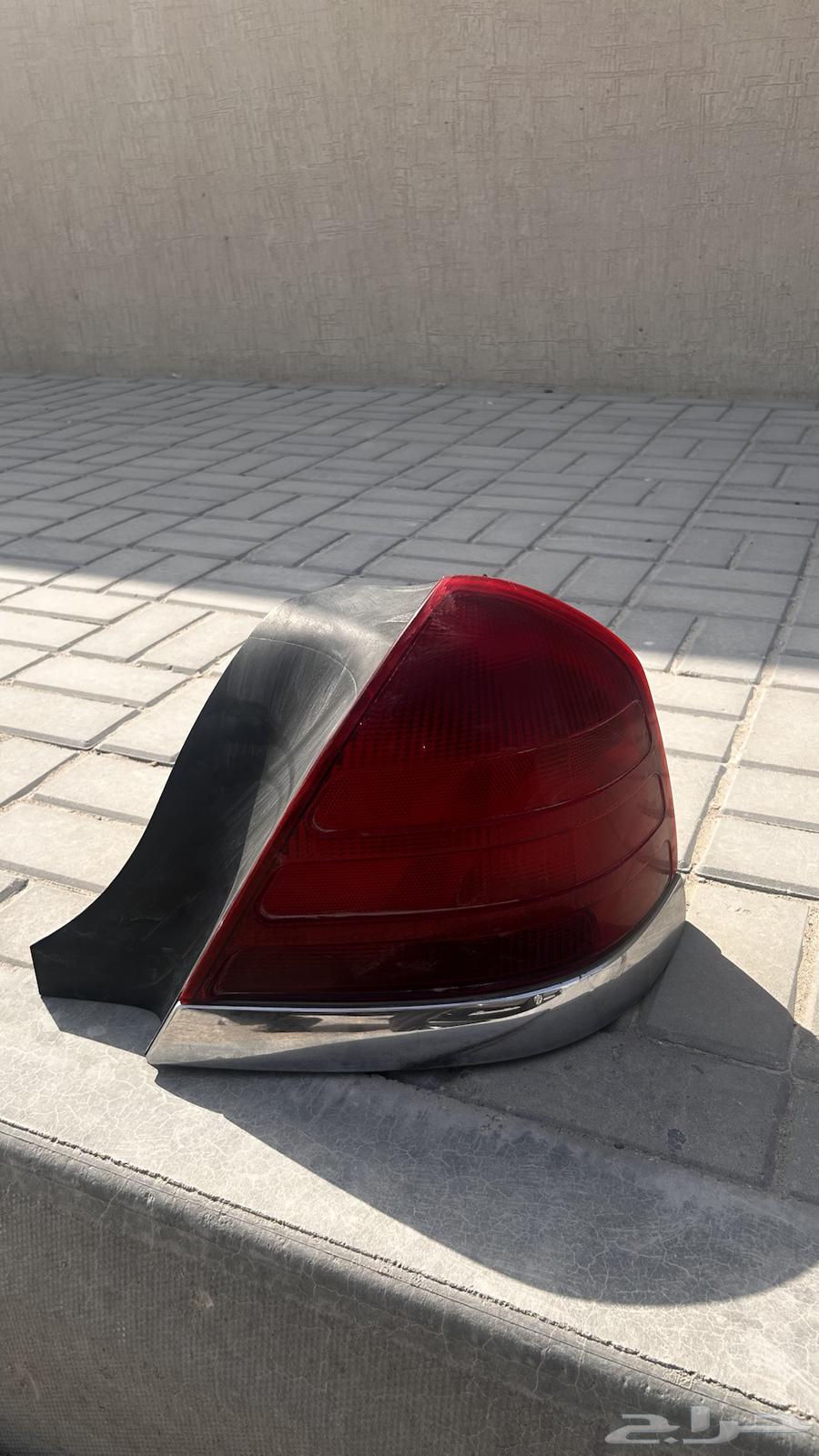 اسطب خلفي يمين حق فورد فكتوريا64592636922625110