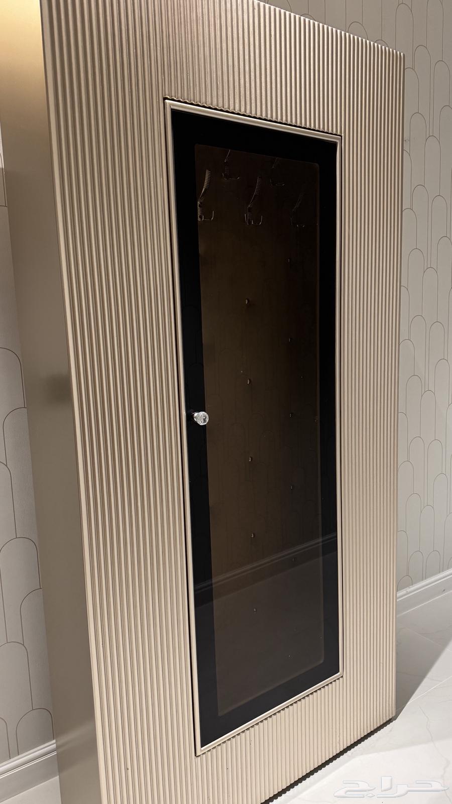 دولاب عبايات64435876595715112