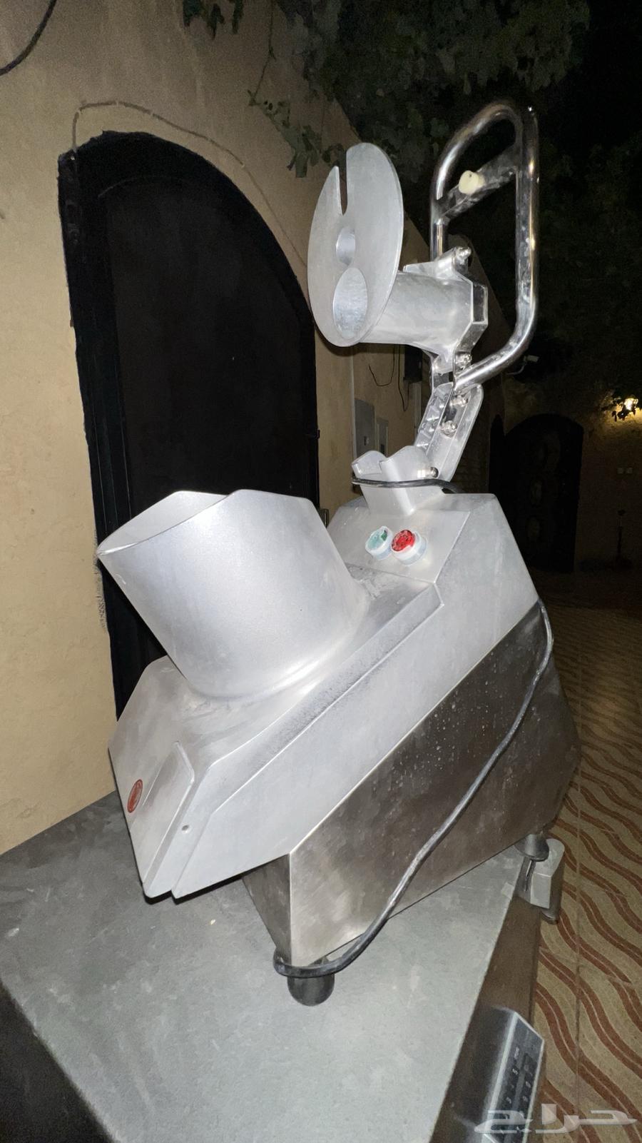 ماكينة احترافية لتقطيع الخضار وبشر الأجبان الصلبة64440315558658114