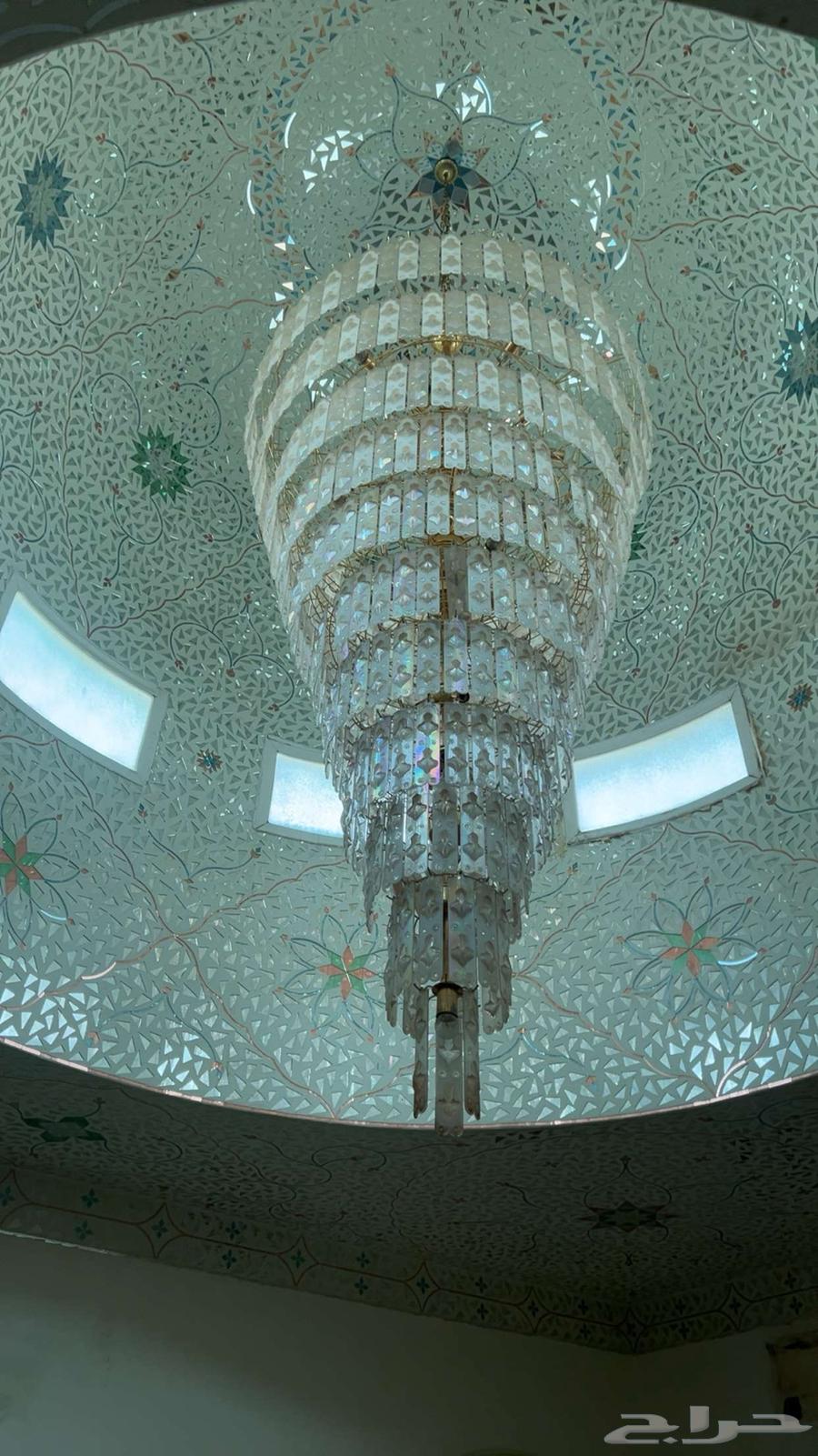 ثريا طولها 3 متر64439528001921111