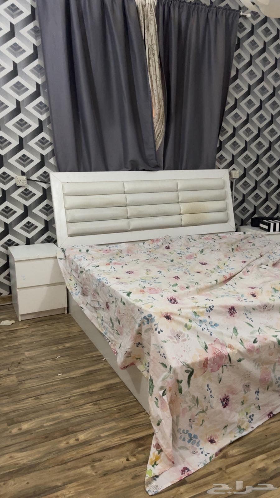 طقمين كنب و اربع سراير نفر مع مراتبها وسرير نفرين مع مرتبه64437126271619112