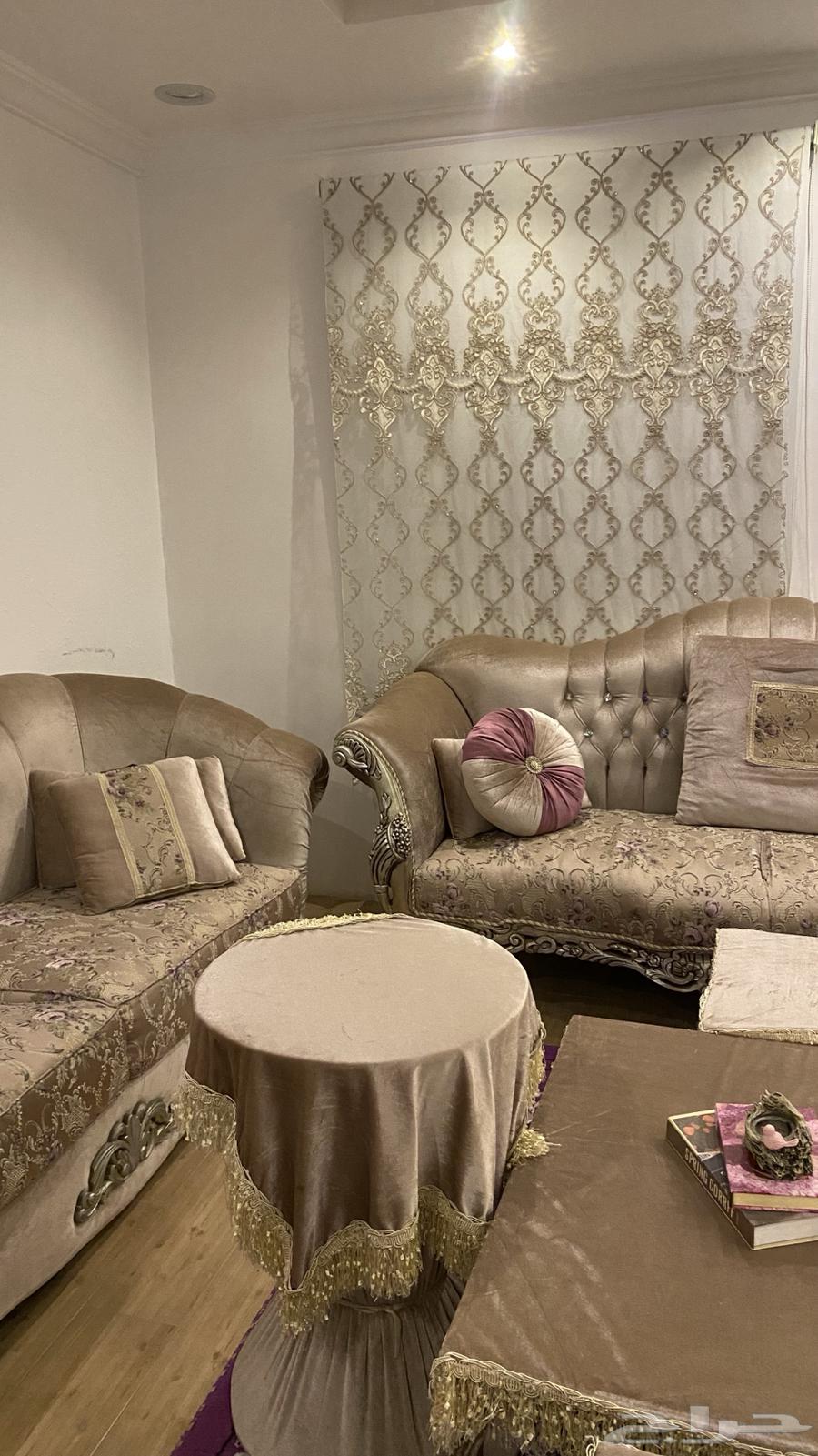 Sofa and table set64435095447938112