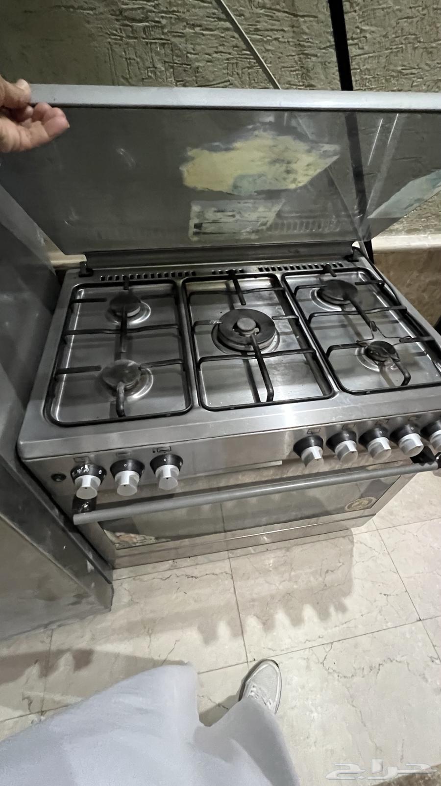 فرن وثلاجه بحاله ممتازه جدا64438471789697113