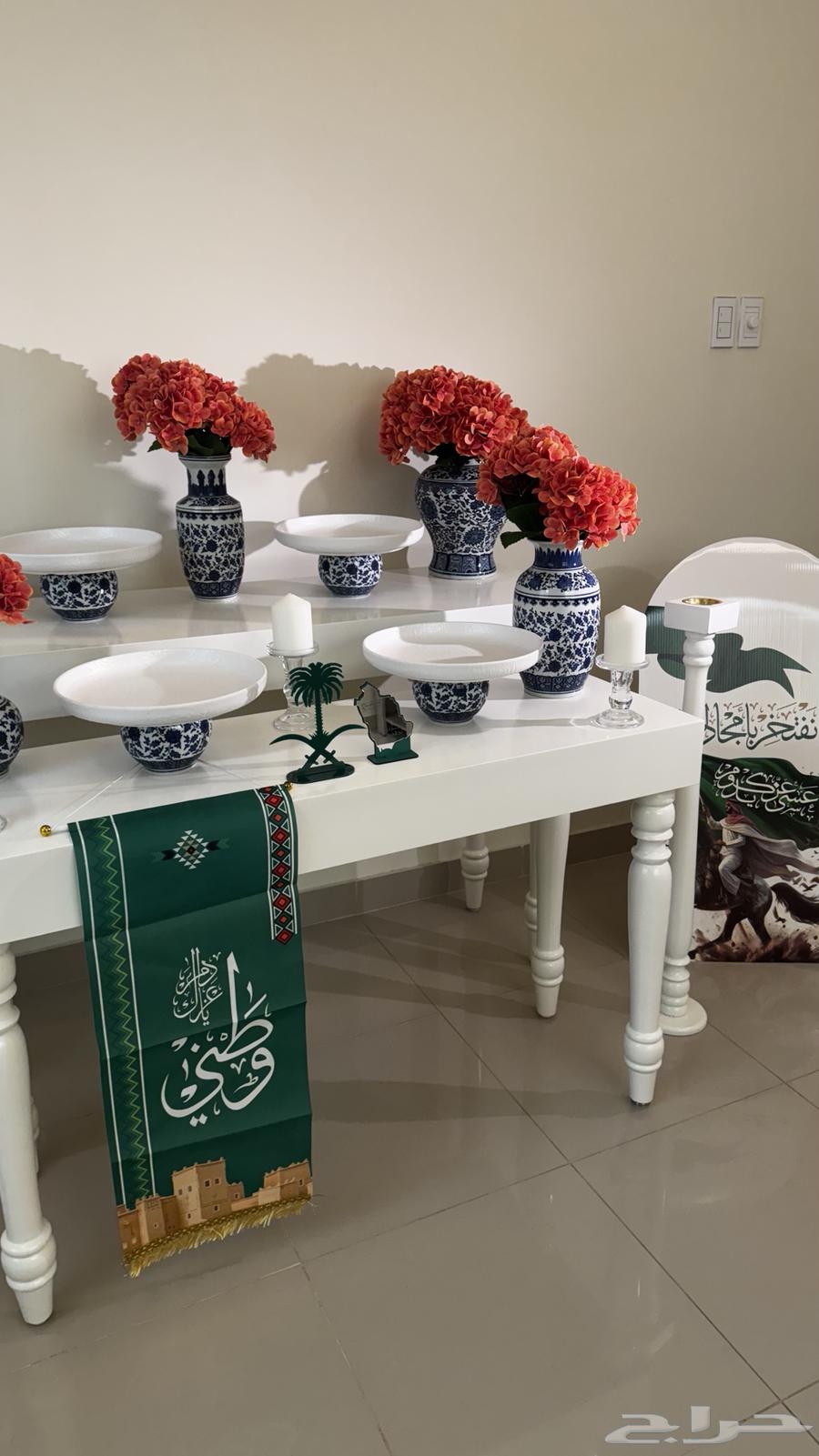 Renting reception tables in Jubail64441431627521111