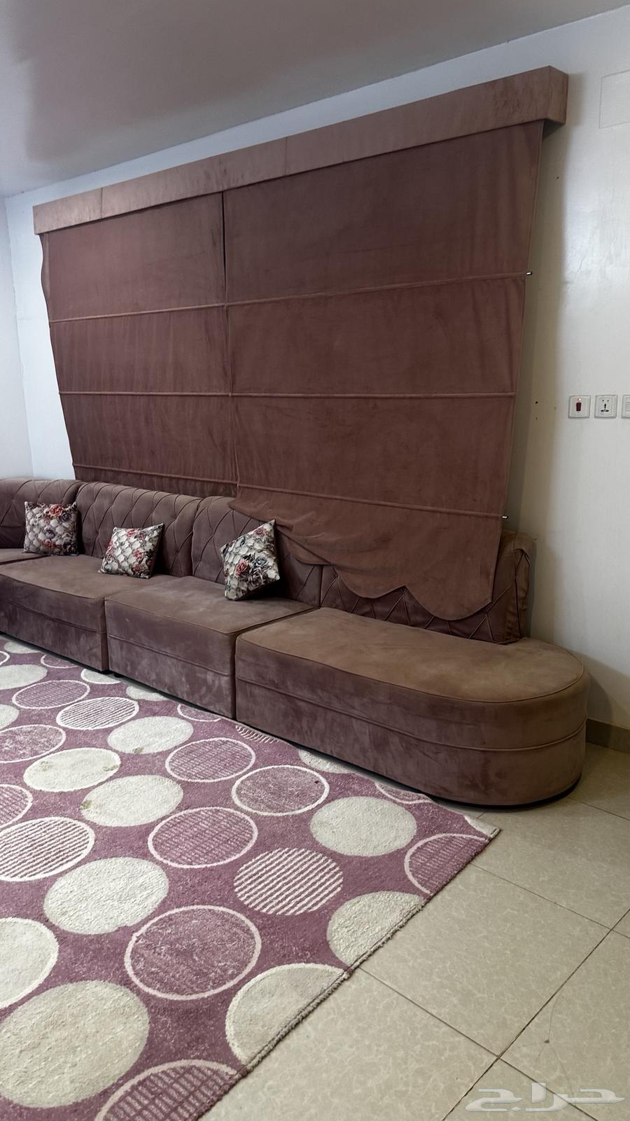 الغرفه كامله للبيع كنب وفرشه وستاره64433899598467111