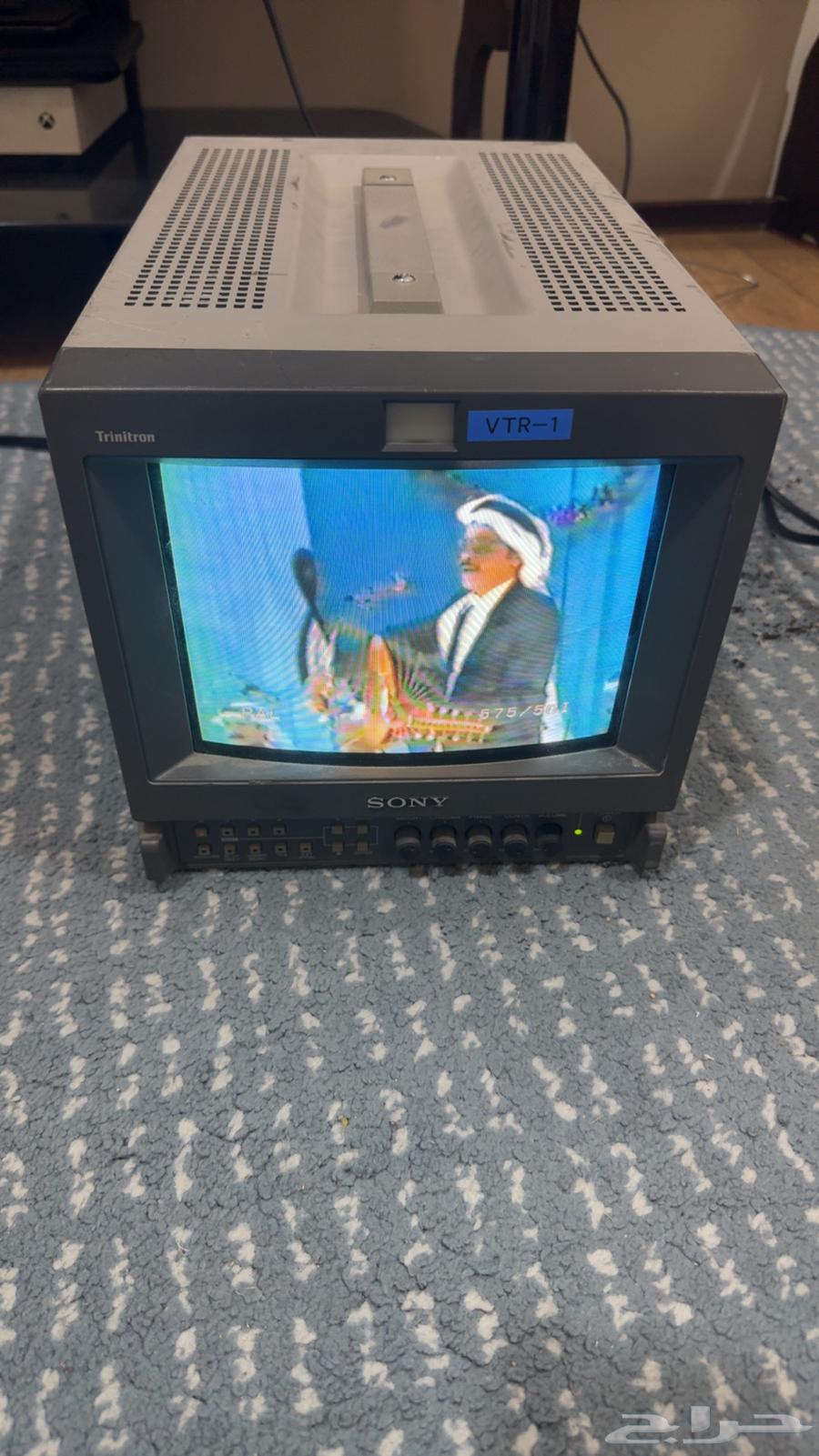 Retro gaming screen pvm64441008747267110