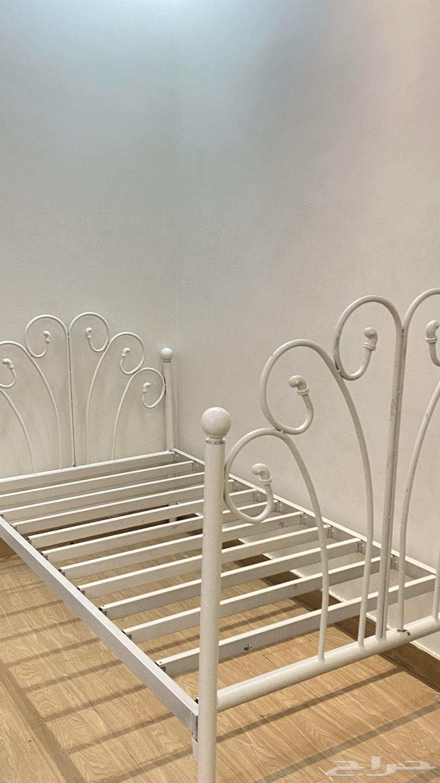 سرير ايكيا للبيع ب 100 ريال فقط64440356691970112