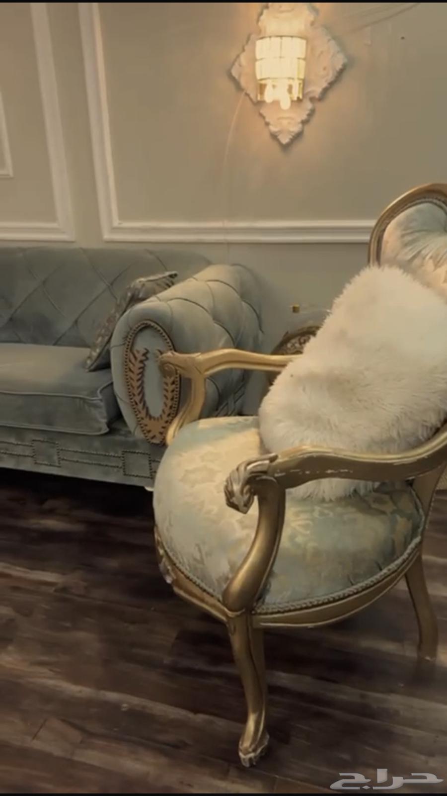 Sofa64437881394434112