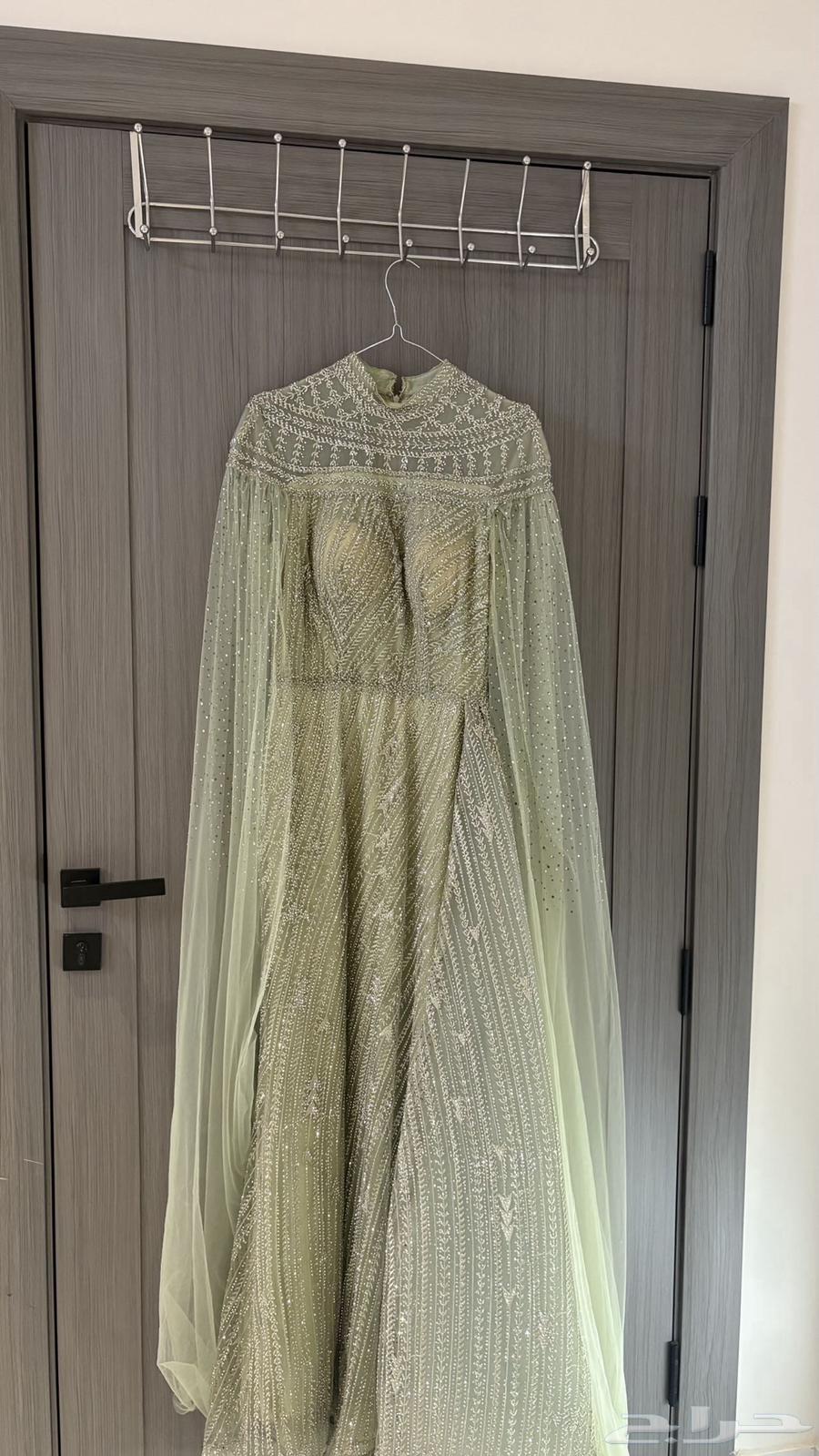 للبيع فساتين شاريه الواحد ب 2000 ريال و لبس مره وحده64438216948353112