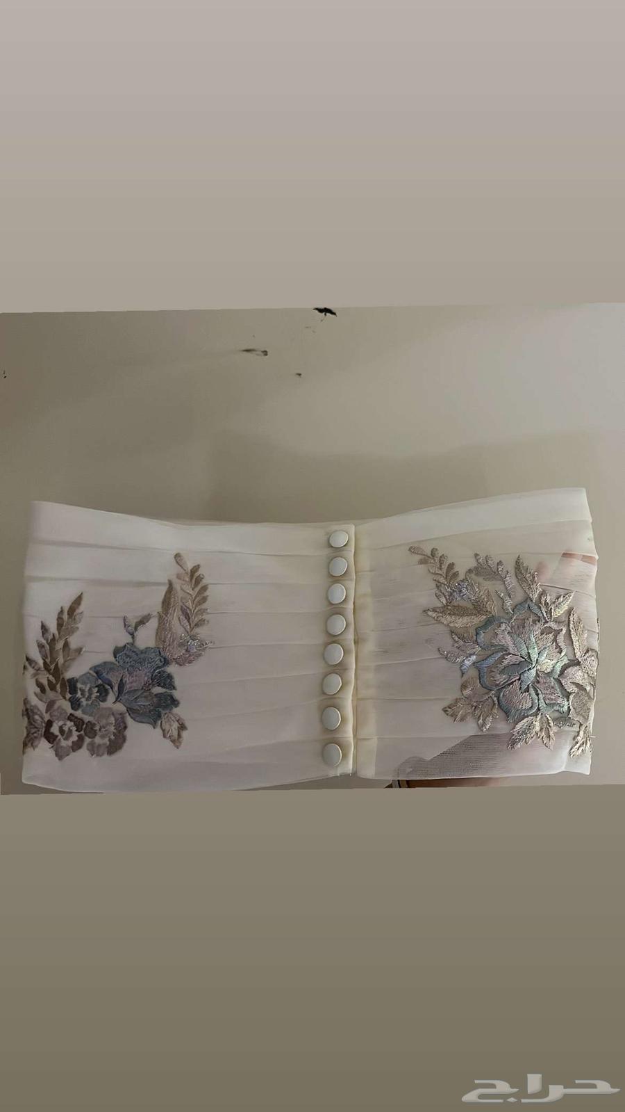 مقاس s البس اربع ساعات من مصممه64438820723203113