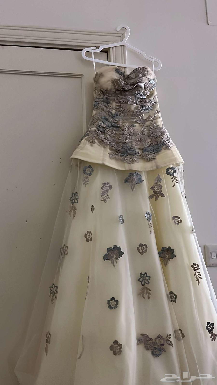 مقاس s البس اربع ساعات من مصممه64438820723203111