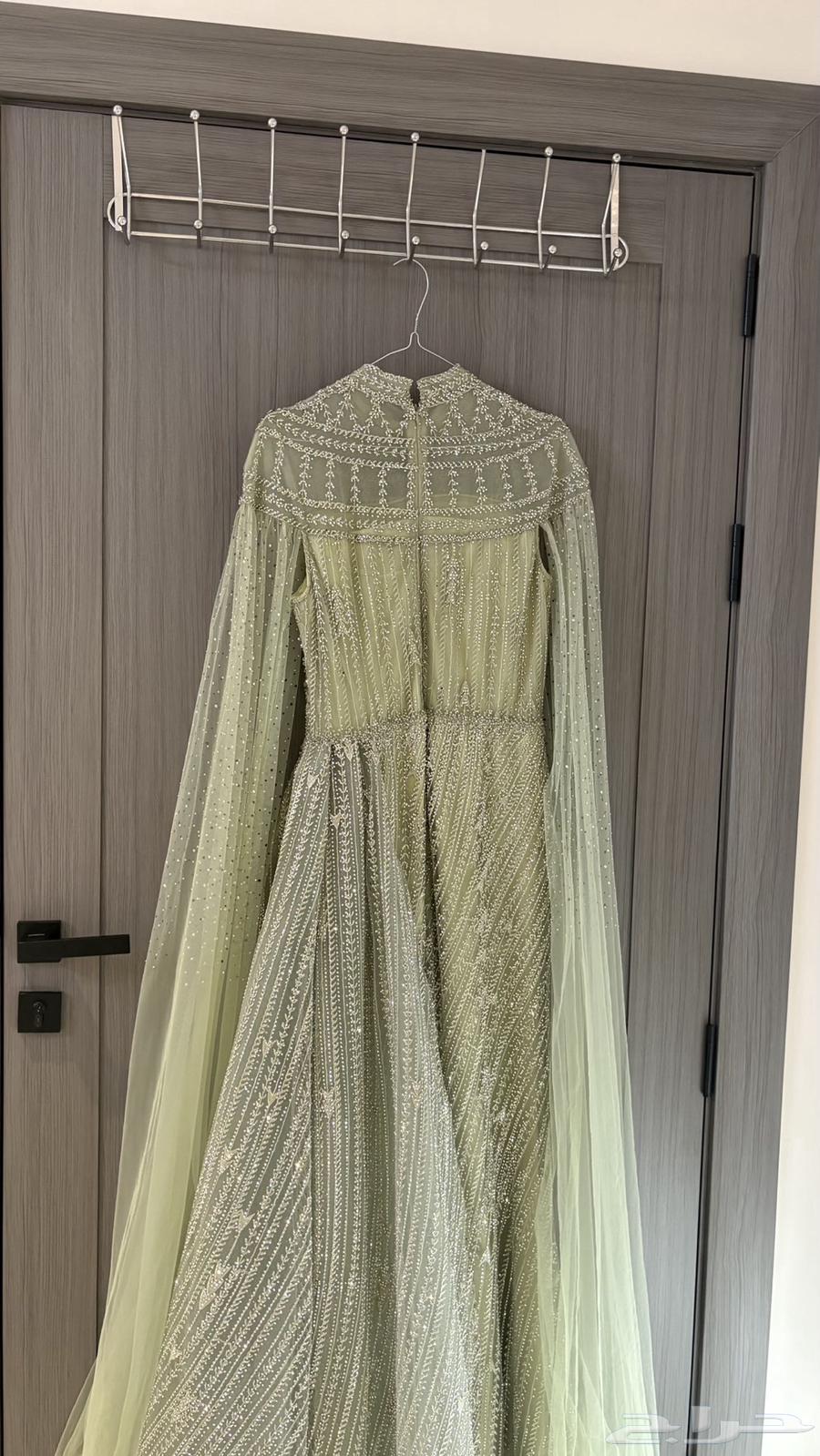 للبيع فساتين شاريه الواحد ب 2000 ريال و لبس مره وحده64438216948353113