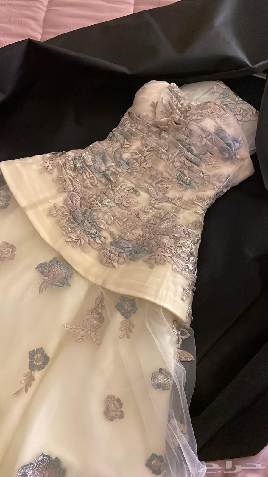 مقاس s البس اربع ساعات من مصممه64438820723203110