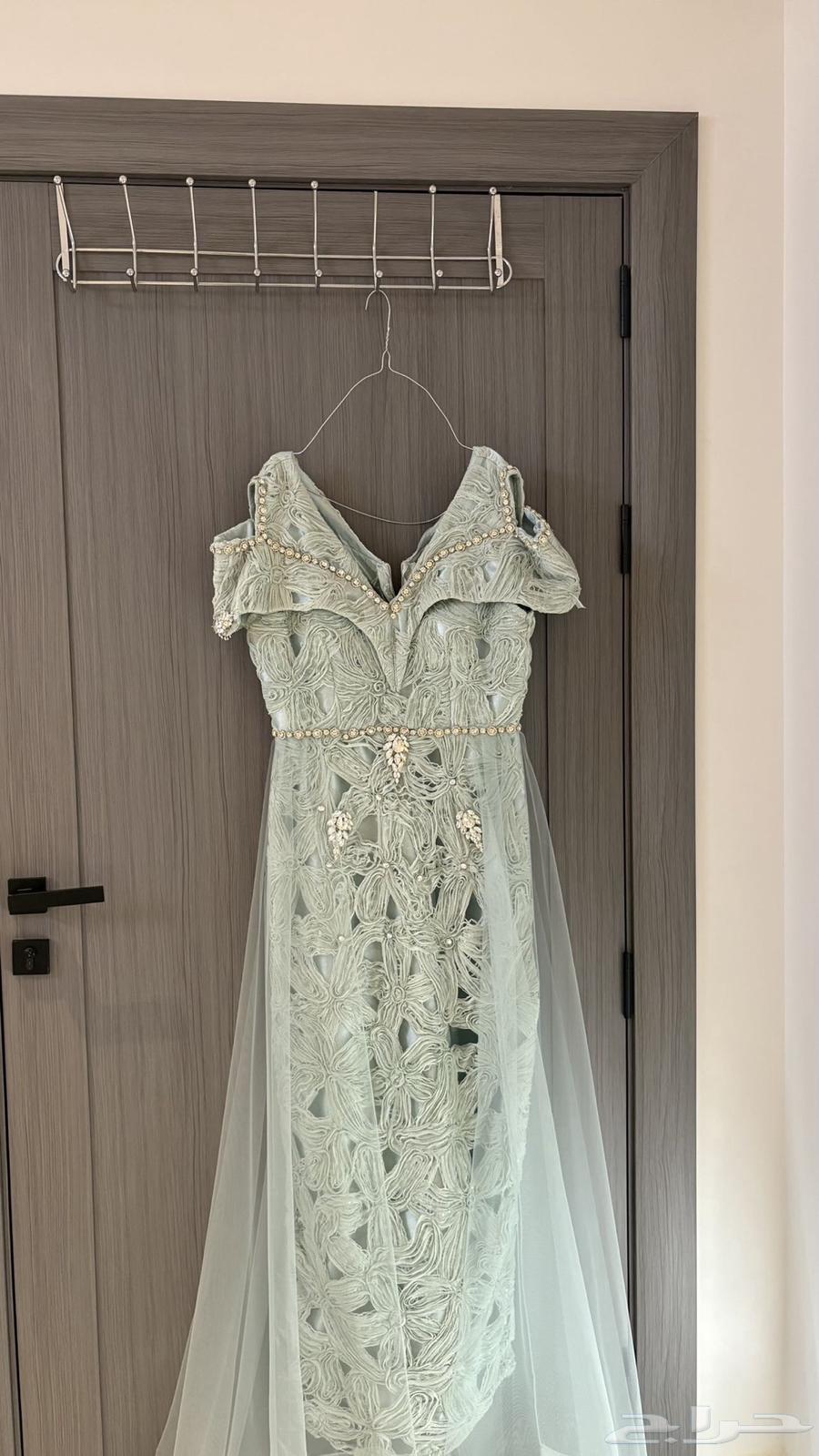 للبيع فساتين شاريه الواحد ب 2000 ريال و لبس مره وحده64438216948353111