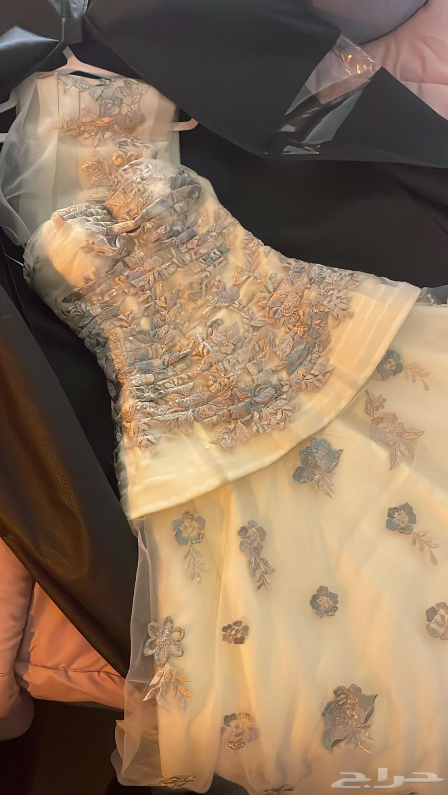 مقاس s البس اربع ساعات من مصممه64438820723203114