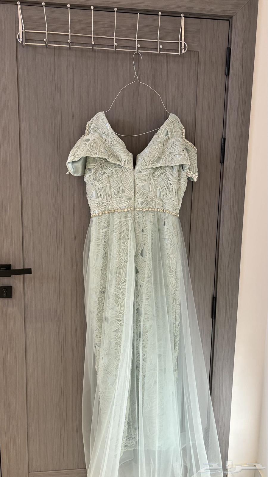 للبيع فساتين شاريه الواحد ب 2000 ريال و لبس مره وحده64438216948353110