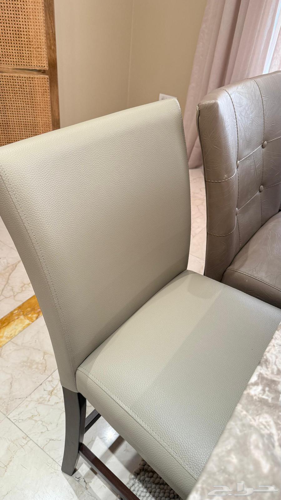 للبيع المستعجل طاولة طعام و بوفيه64437854494209113