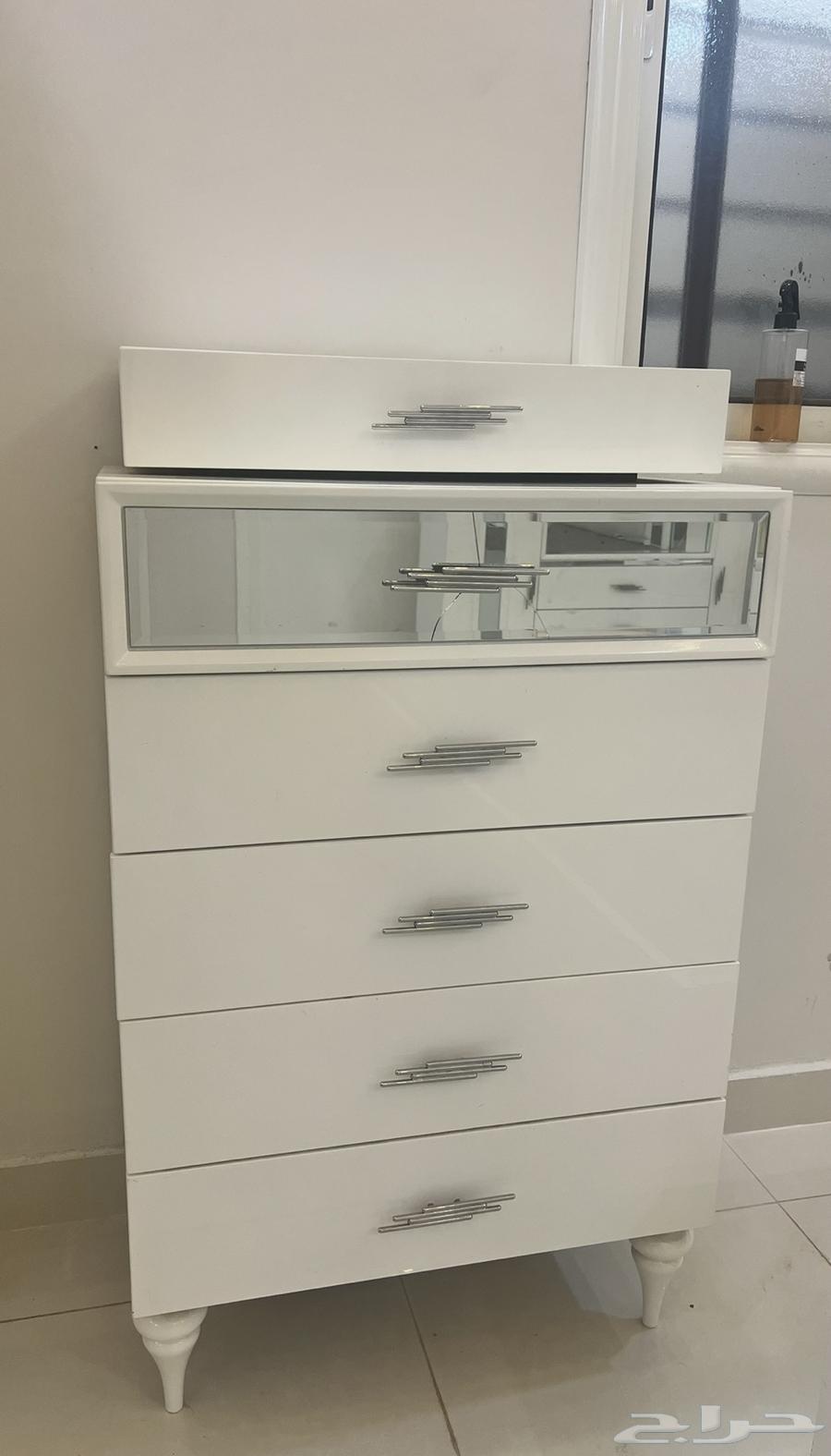 دولاب64438834117891110