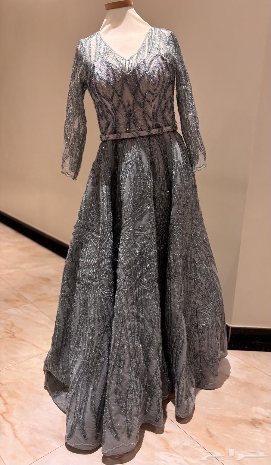 فستان سهره من المصممة  منيرة العصيمي  مقاس M64439904222209113