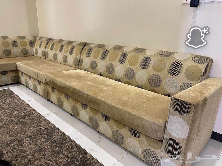 كنب للبيع. الي يبيه يجي وماحنا مختلفين على السعر64440887615363111