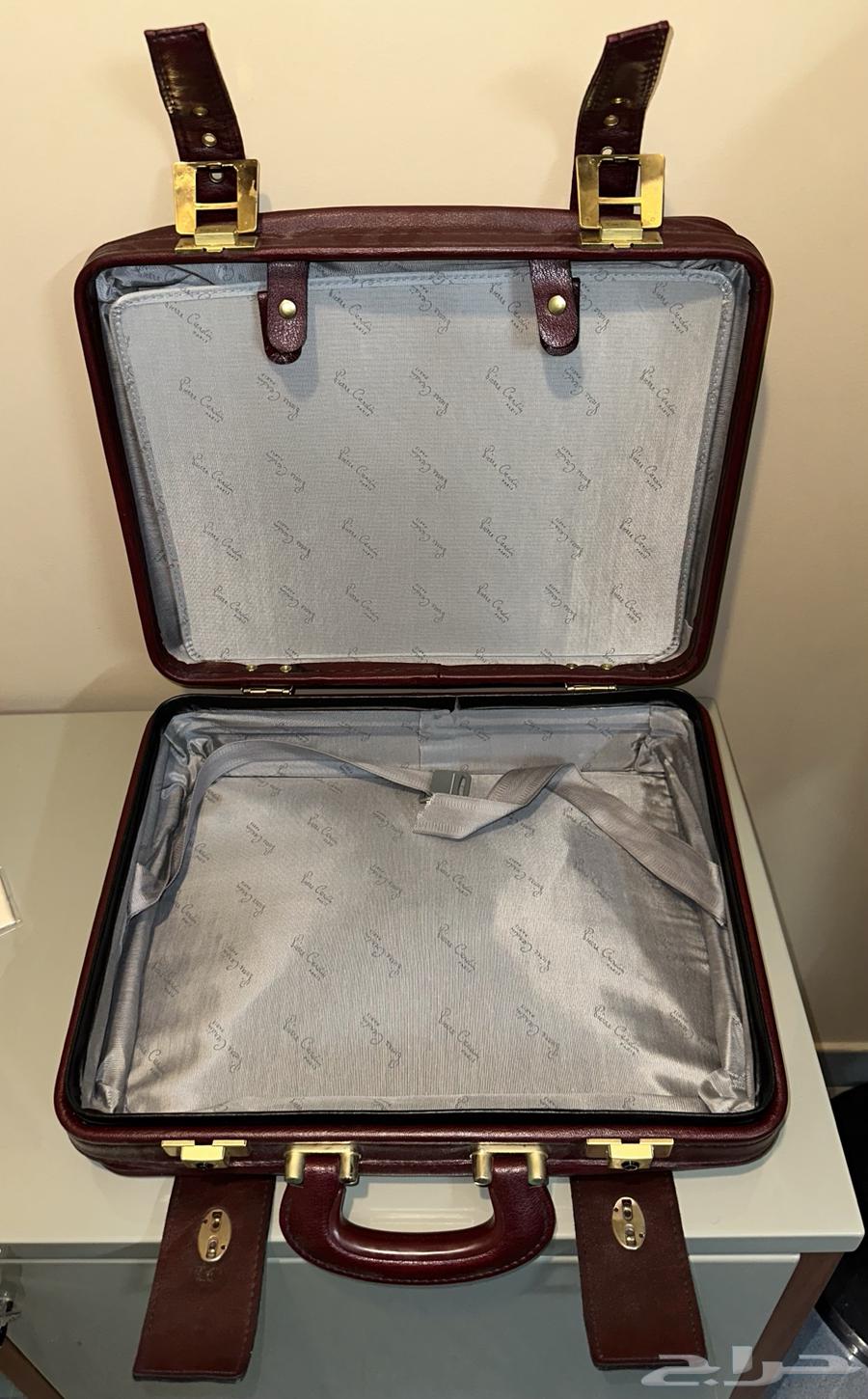 شنطة كلاسيكية للبيع64438123278081110