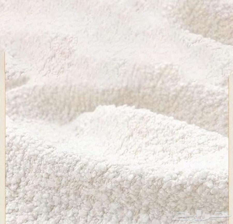 A brand new boucle chair, I swear only what I need, price is negotiable64433780112642111