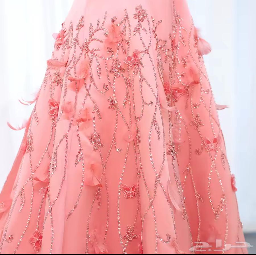 شبيه فستان وعد العقيلي مقاس 1264437045639810111