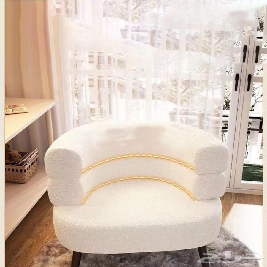 A brand new boucle chair, I swear only what I need, price is negotiable64433780112642112