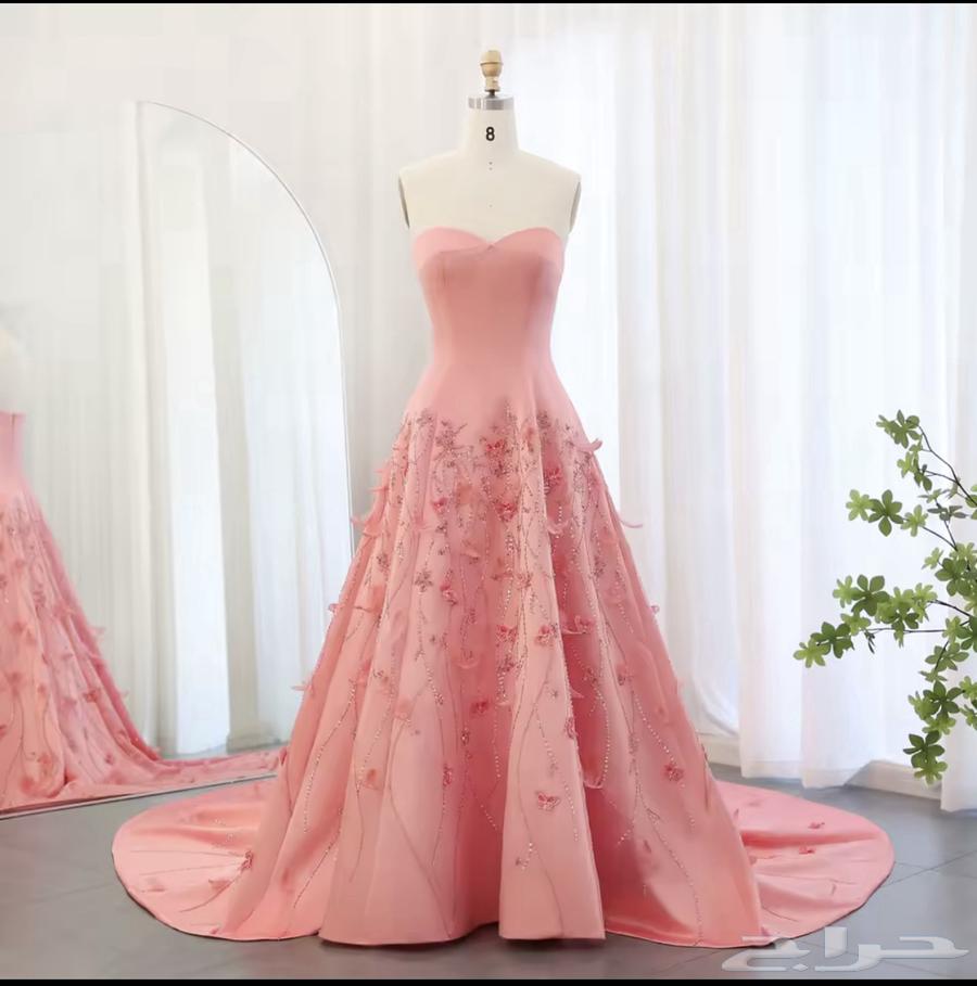 شبيه فستان وعد العقيلي مقاس 1264437045639810110