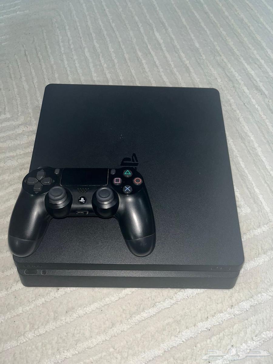 Clean PlayStation 4 with all accessories64438337794178111