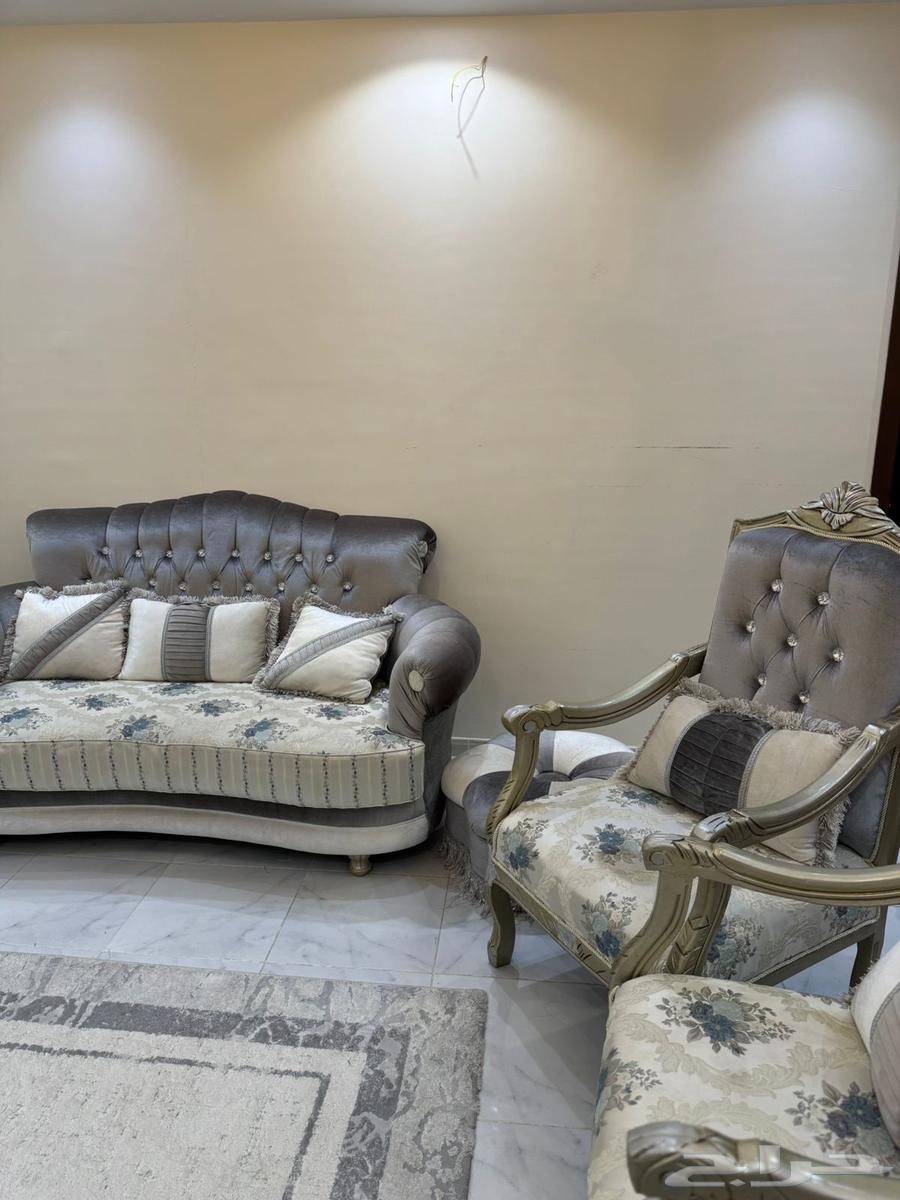 مجلس تقريبا  5 في 5 للبيع وعلى السوم64439815938177113