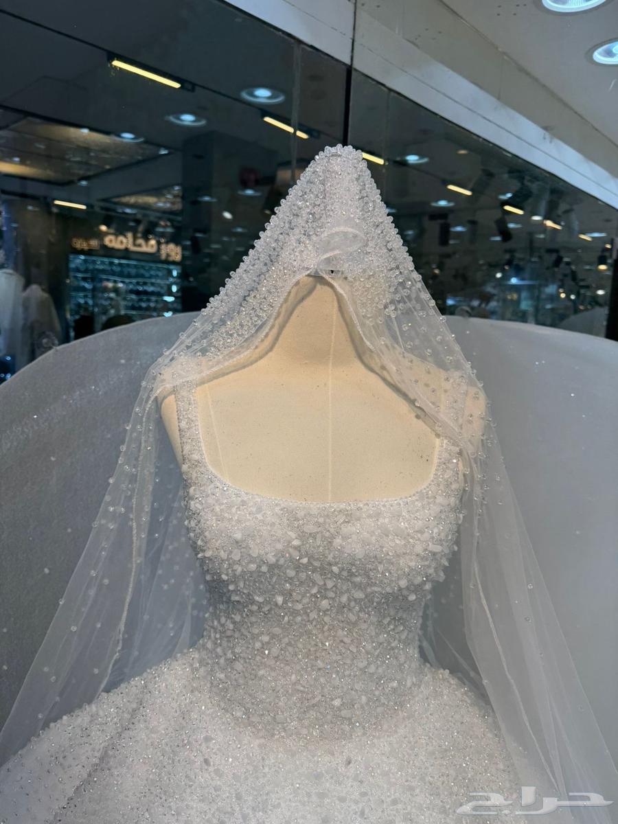 Wedding dress available in all sizes, adjustable from the back64441924682497112