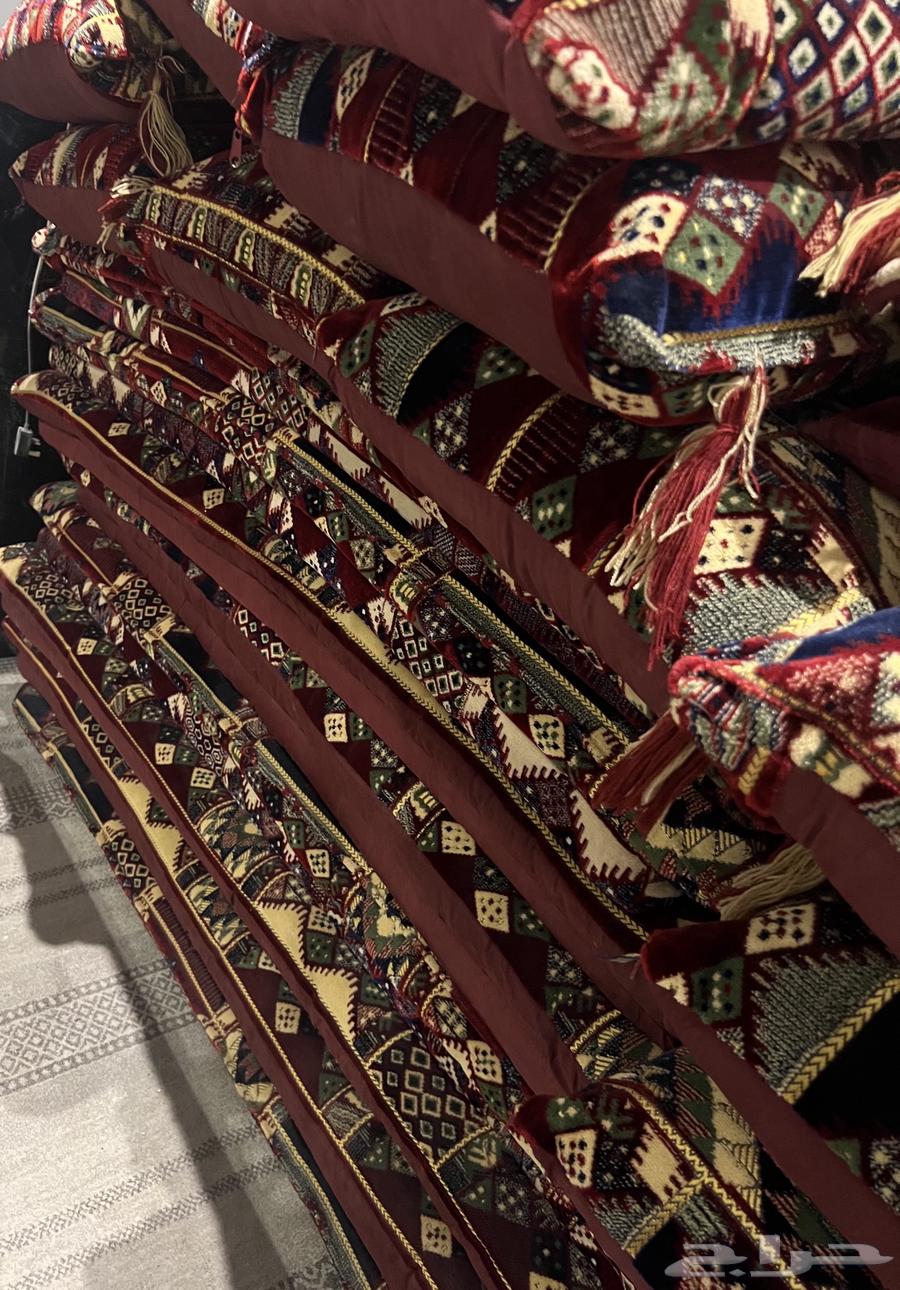 For sale, a very clean traditional Saudi seating set similar to the new style64434511000835110