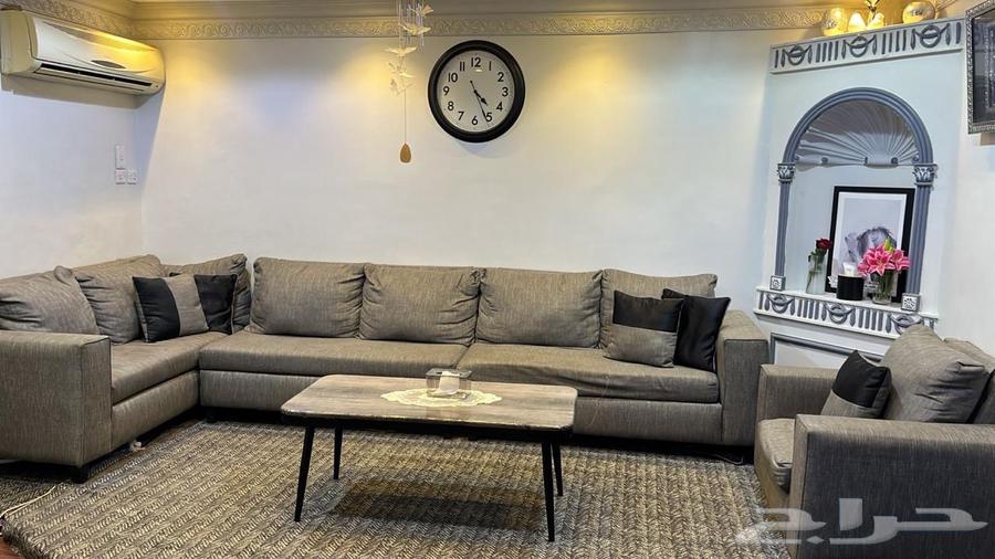 Clean sofa for urgent sale with table64441869237762113