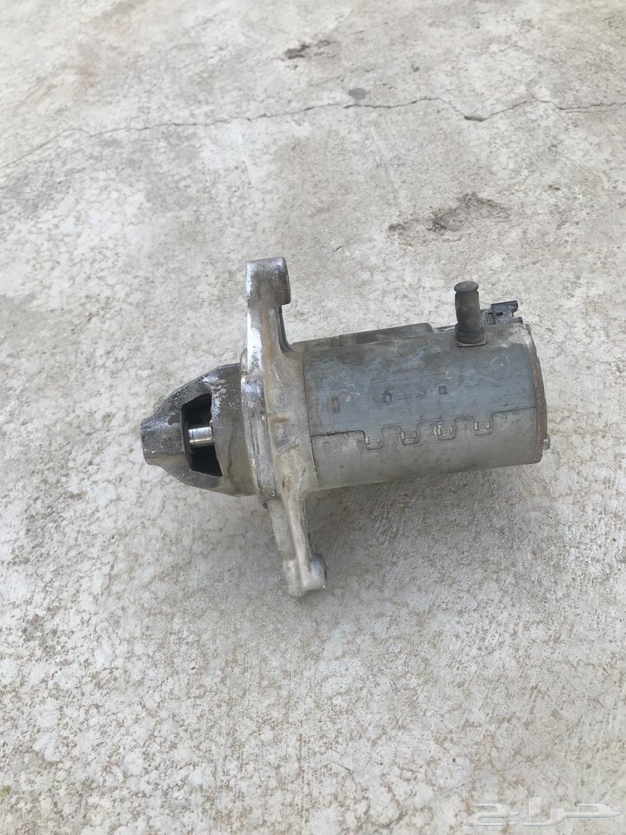 Self Yars 1964595144242946110