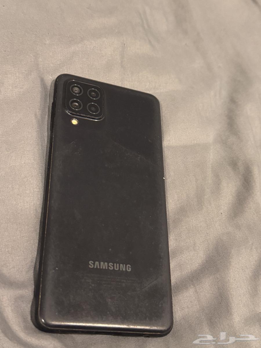 Galaxy A12 has a large battery that lasts you a full day, the screen is big64435782055555111