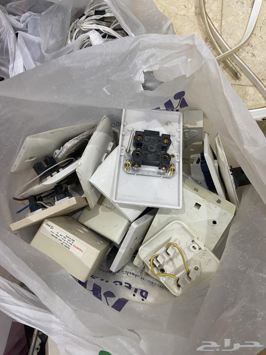 اغراض سباكه و كهربه ونجف للبيع64438485051523114