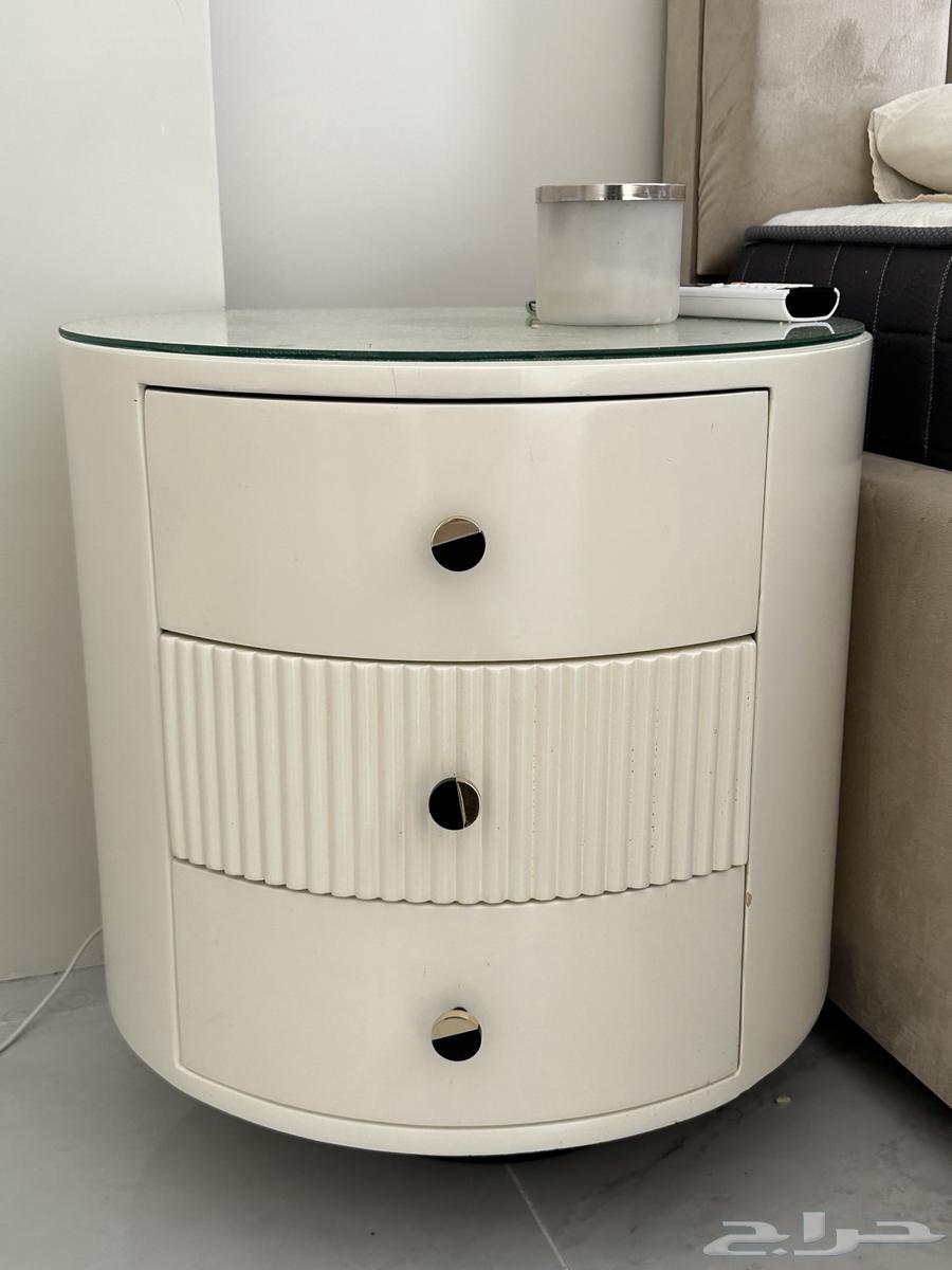 غرفة للبيع تسريحة وكومدينتين64439527888641111